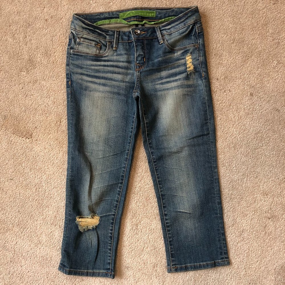 REFUGE Ladies Women Stretch Denim Ripped Capri Jeans, Size 3